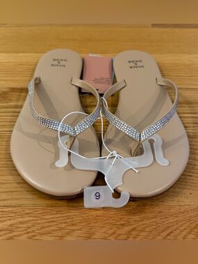 Shade & Shore Beige Metallic Strap Thong Sandals